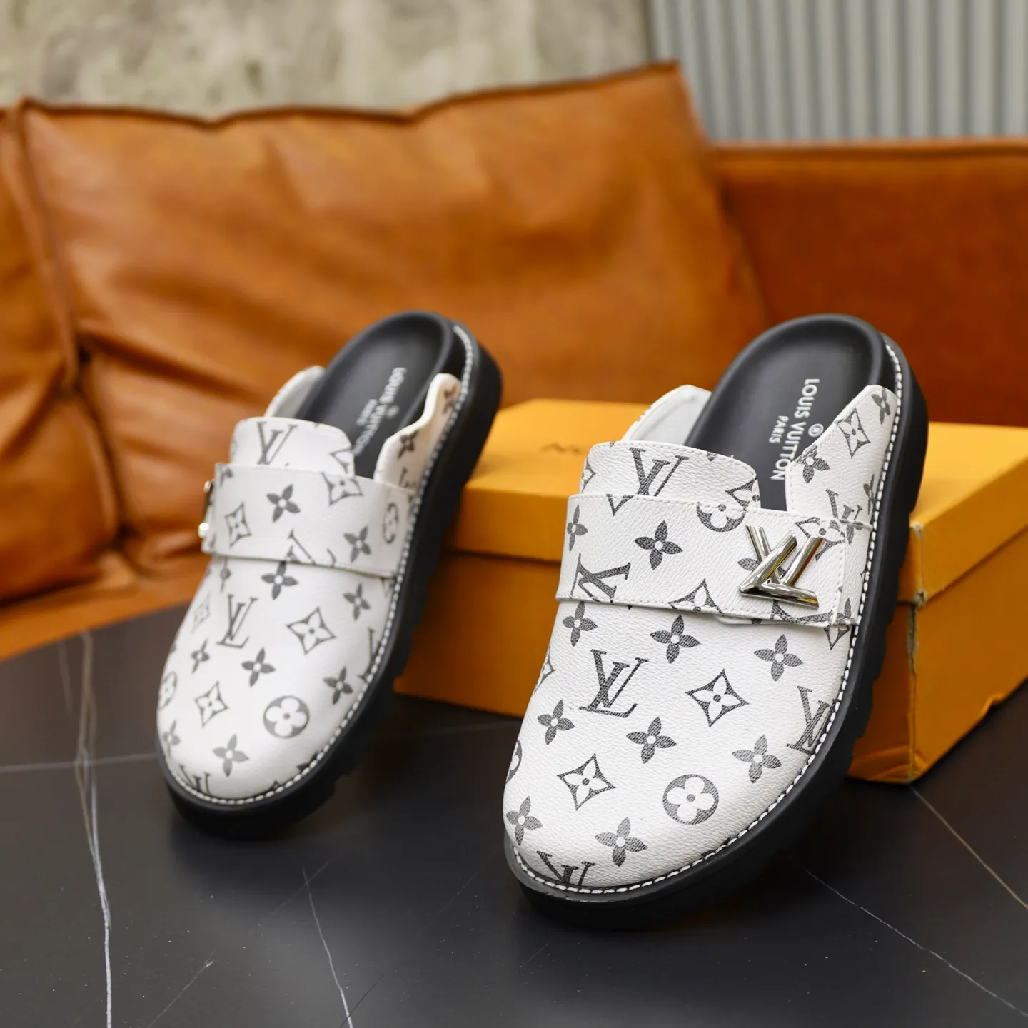 Ex-factory price 420💰 Lv. Popular men's slippers hot sale 🔥 🩴Official website one to one production 38-45 sizes 45 46 🉑️Customized!